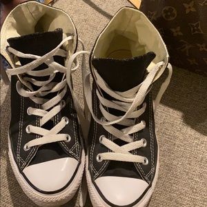Black Hightop converse